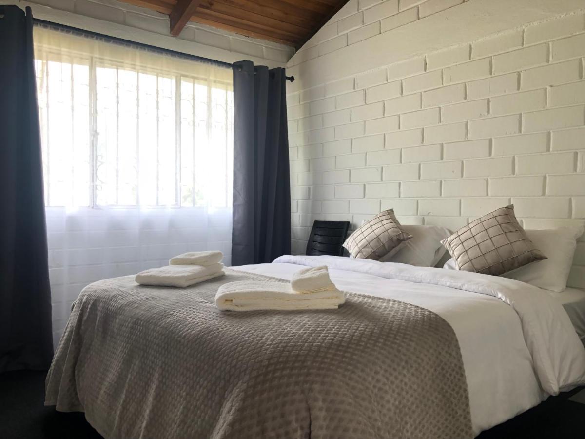High-End Holiday Cabin - Tungurahua Hot Springs バーニョス エクステリア 写真