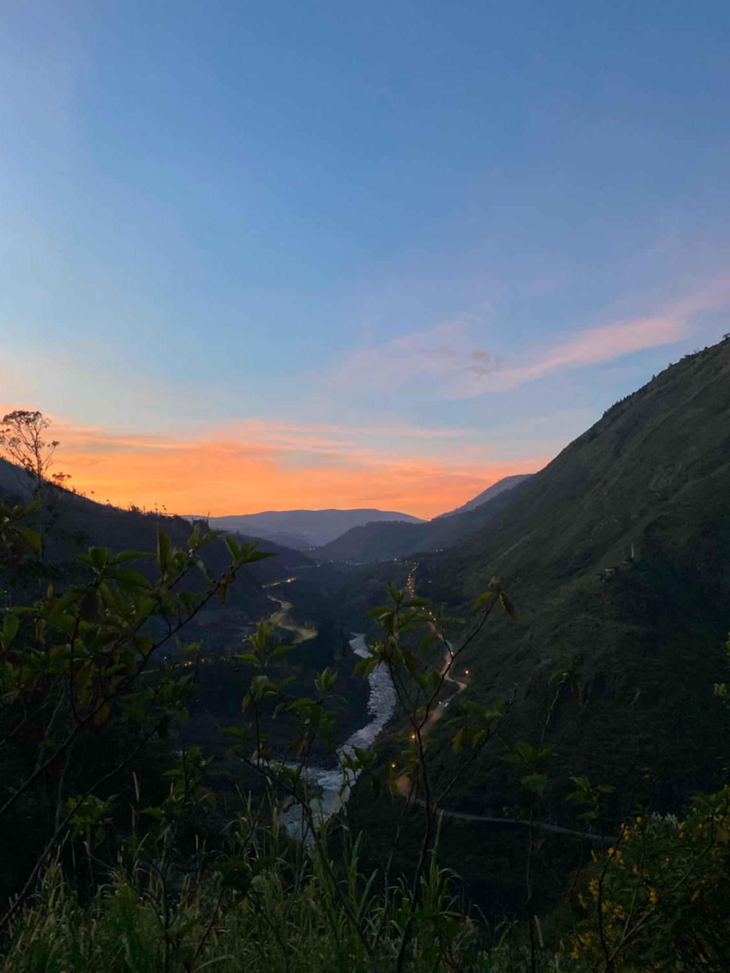 High-End Holiday Cabin - Tungurahua Hot Springs バーニョス エクステリア 写真